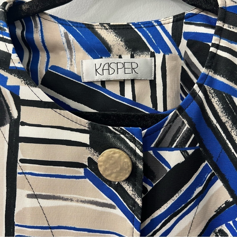 Kasper Blue & White Abstract 3/4 Length Sleeve One Button Flyaway Topper Blazer - Picture 6 of 9